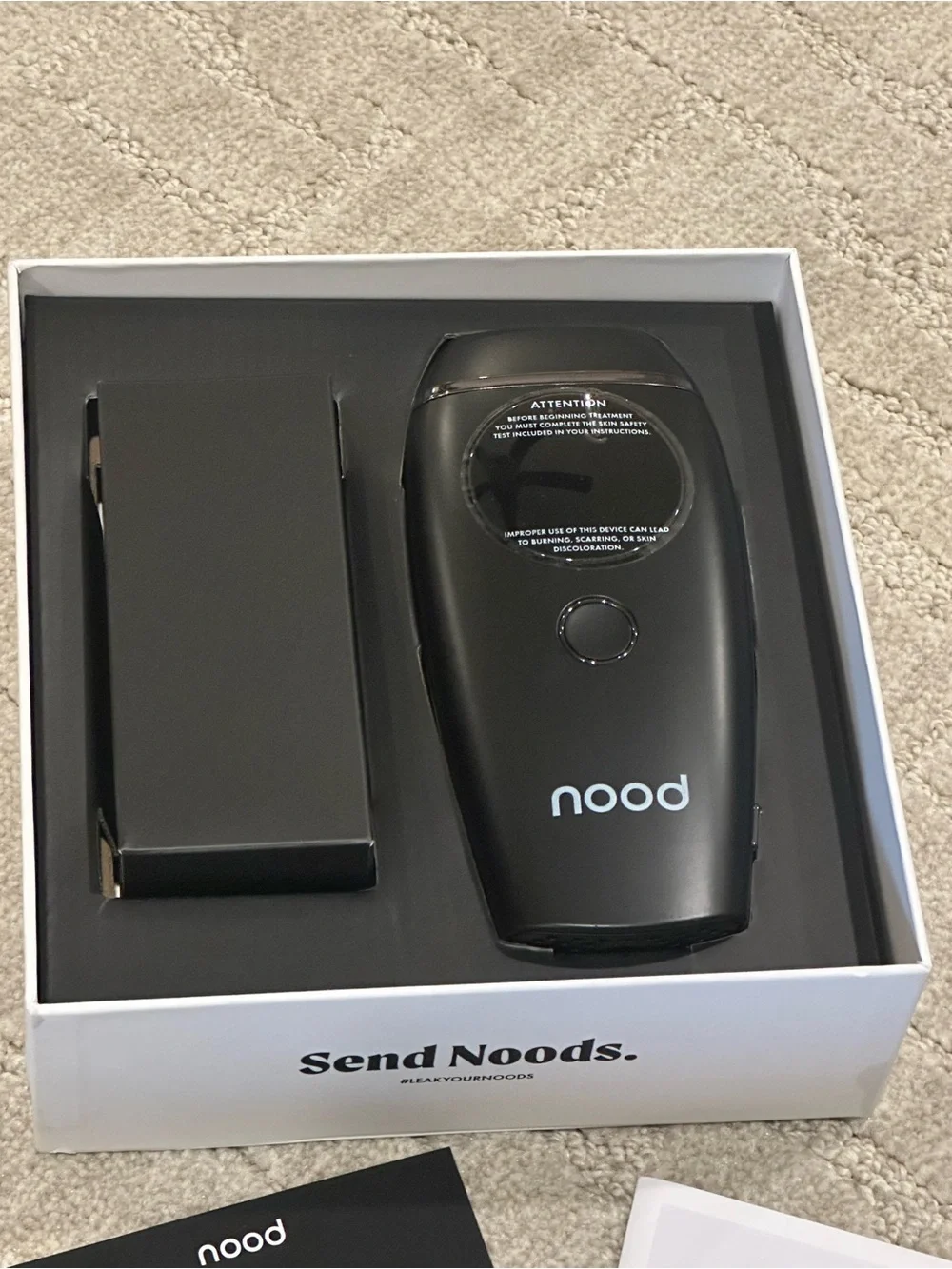 nood The Flasher 2.0 Women’s Skincare Device – Black